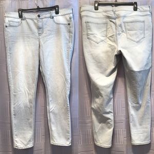 Light wash stretchy skinny jeans
